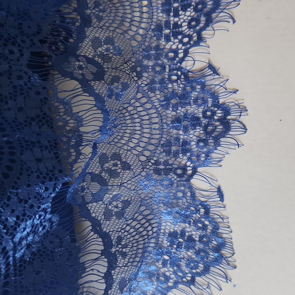 Rhyme Los Angeles Royal Blue Lace S/S Blouse, Feminine, Delicate - Picture 5 of 14